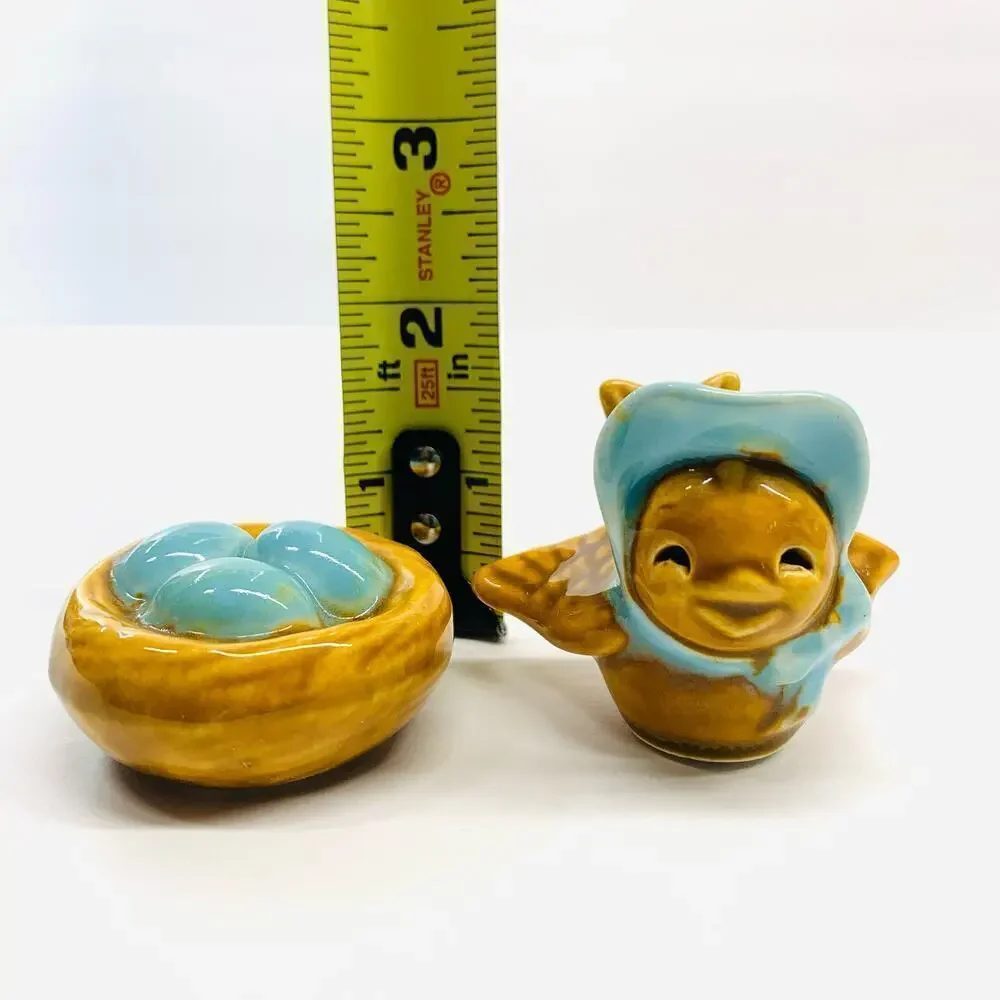 Vintage Salt and Pepper Shakers Arcadia Ceramics - Blue Bonnet Bird & Nest Eggs - Picture 7 of 8